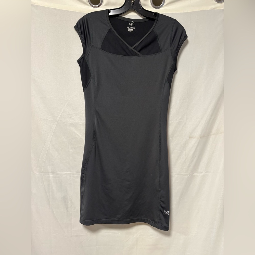 Arc’teryx Black Stretch Active Dress Size Small